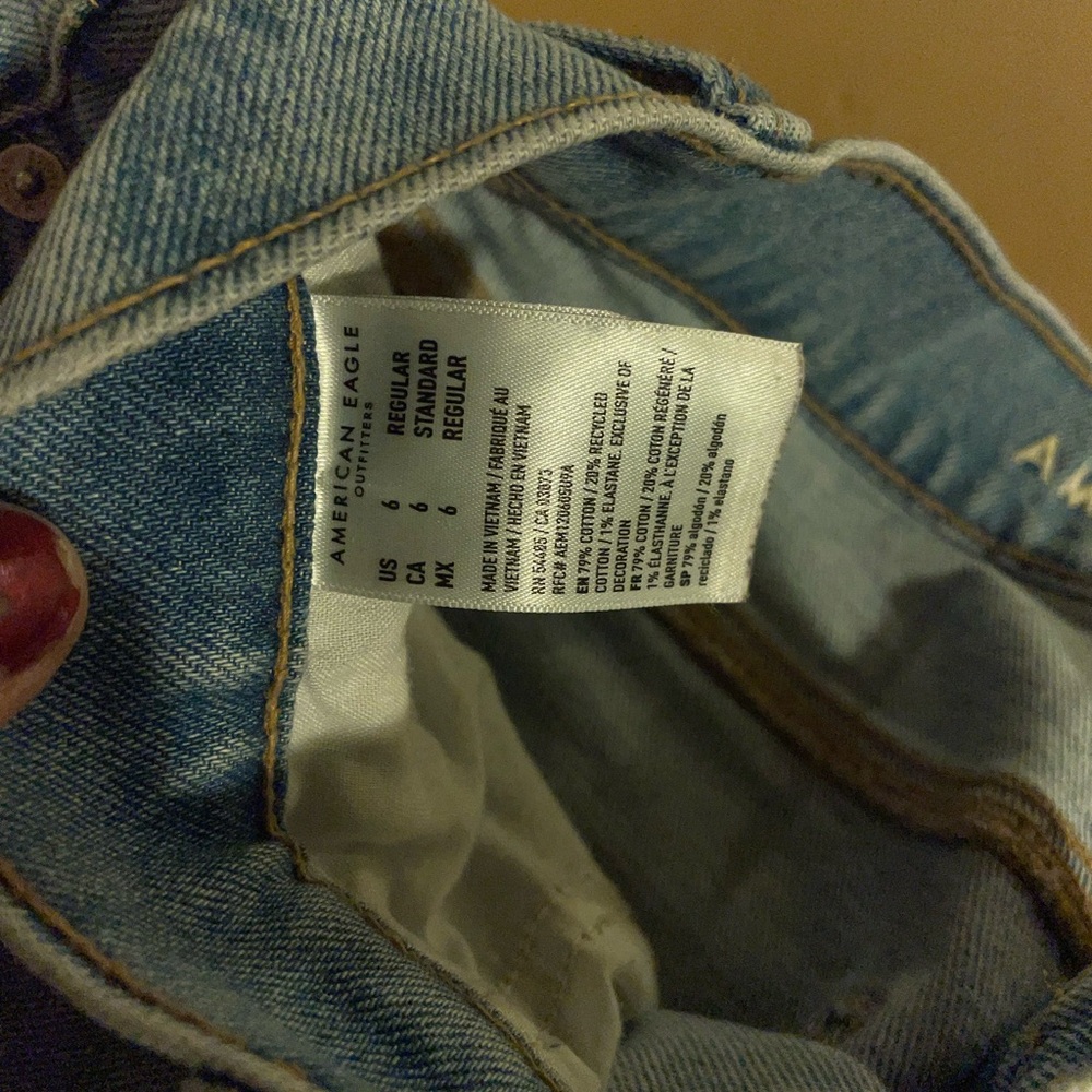 Basically Brand New American Eagle Outfitters Lig… - image 3